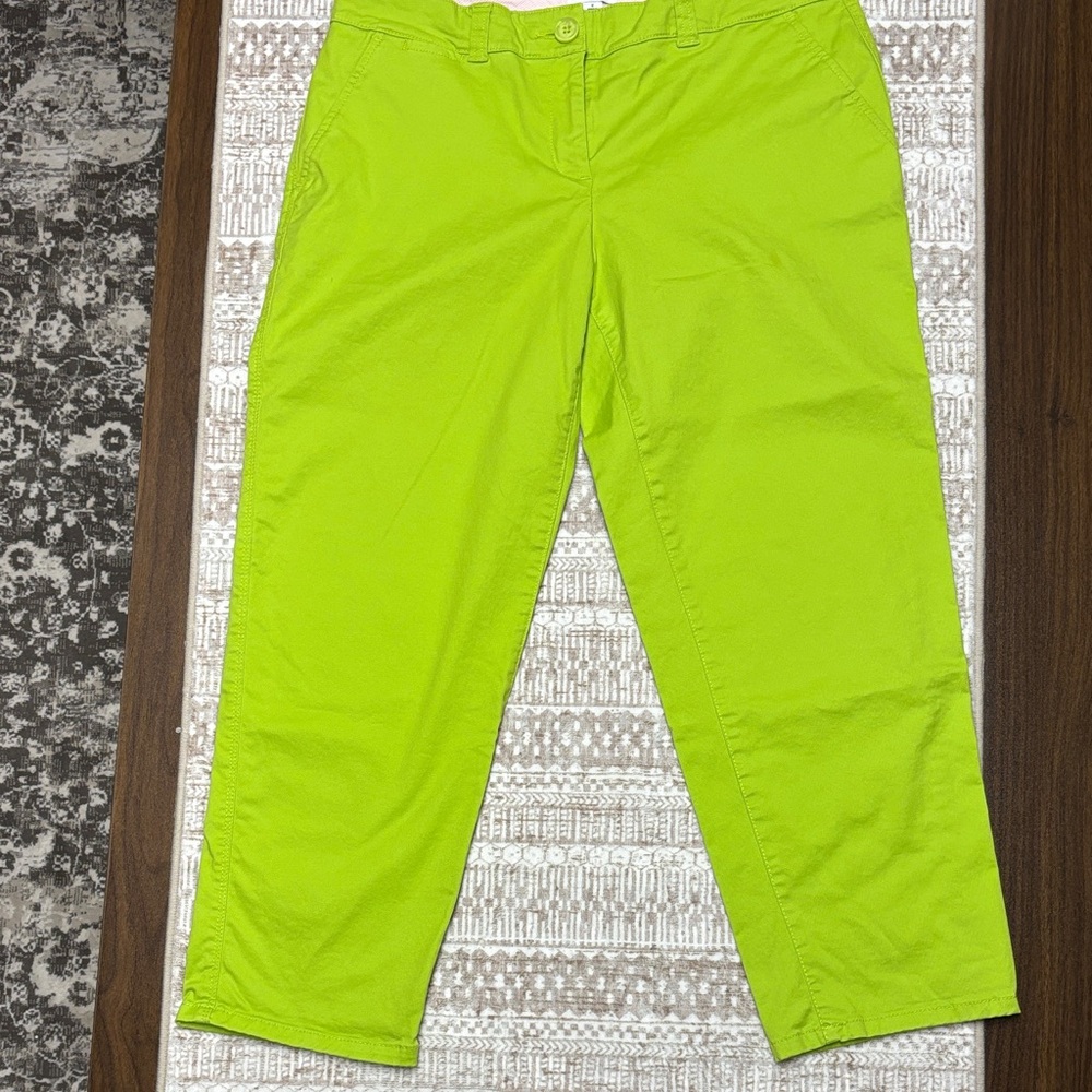 crown & ivy Bright Green Capris